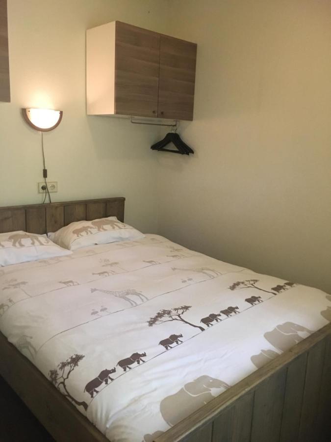 Geschakelde Bungalow Op De Veluwe "De Eekhoorn" Otterlo Exterior foto